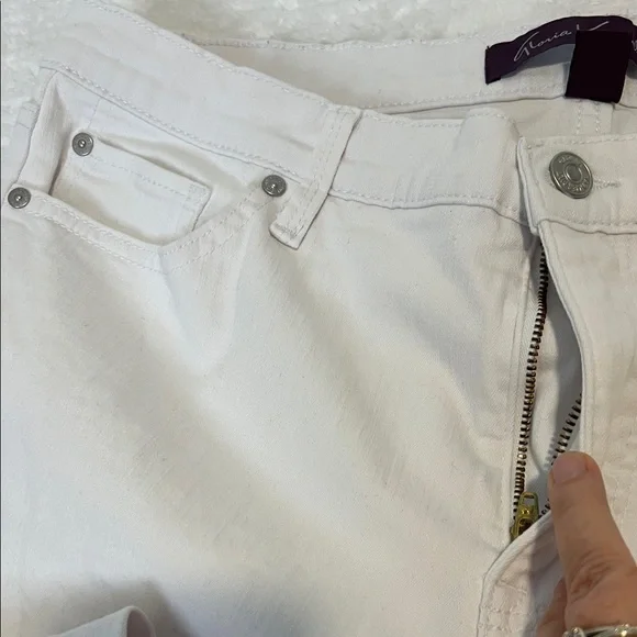 Gloria Vanderbilt Women's White Bootcut Boyfriend Jeans Size‎ 12 - Picture 3 of 6